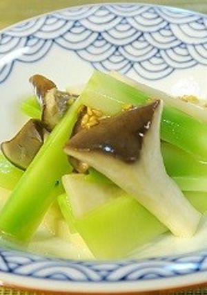 ブロッコリー茎とエリンギの塩ごまナムル-レシピのメイン写真