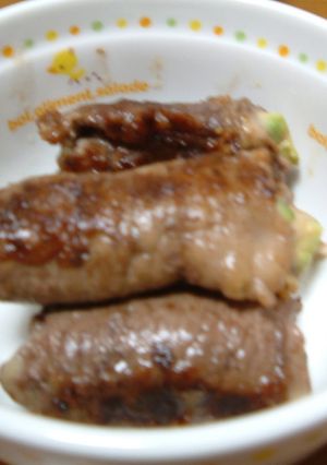 ＊牛肉でクルクル＊ｱﾎﾞﾁｰｽﾞ巻き-レシピのメイン写真