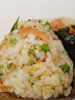鮭と大葉の香味おにぎり-レシピのメイン写真