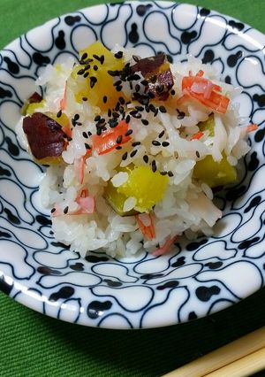カニカマとさつまいもの炊き込みご飯-レシピのメイン写真