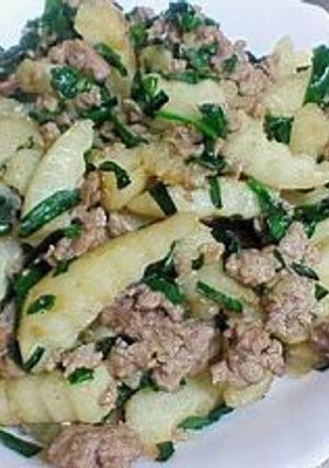 豚挽き肉+ポテト+にらの炒めたの-レシピのメイン写真
