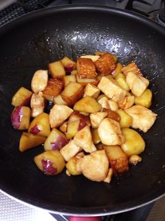 鶏とさつまいもとさつま揚げの甘辛炒め-レシピのメイン写真