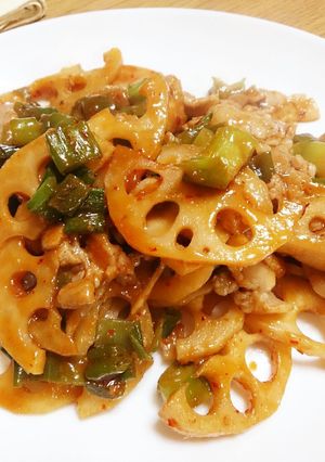 蓮根と豚肉のピリ辛炒め (*´╰╯`๓)-レシピのメイン写真