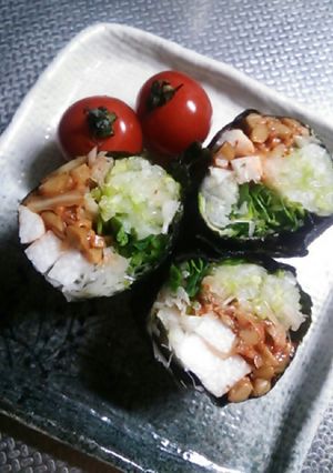 山芋とキムチ納豆入り野菜海苔巻き-レシピのメイン写真