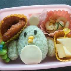 รูปของ お弁当に♪ペンギンのおにぎり