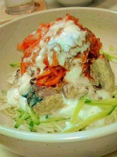 キムチと鯖缶のサラダ ヨーグルト掛け-レシピのメイン写真