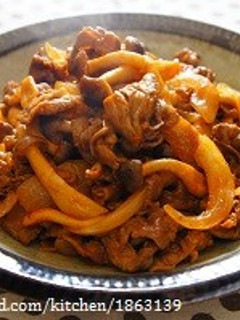 丼にも♪牛肉としめじのケチャマヨ炒め-レシピのメイン写真