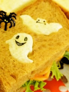 ハロウィン簡単型抜きサンド-レシピのメイン写真