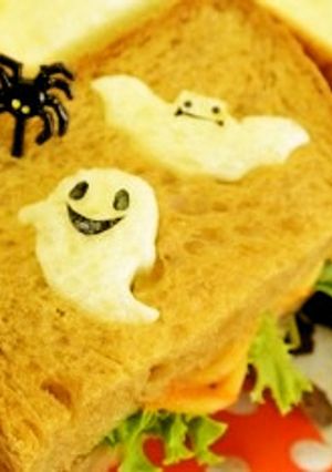 ハロウィン簡単型抜きサンド-レシピのメイン写真