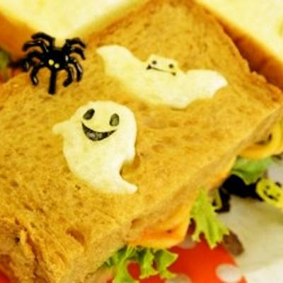 ハロウィン簡単型抜きサンド