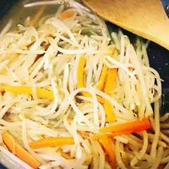 A picture of 簡単節約！もやしの中華炒め.