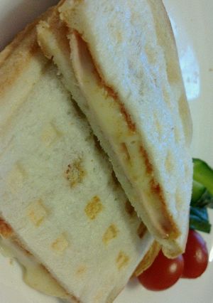 ワッフルメーカーでつくるホットサンド-レシピのメイン写真