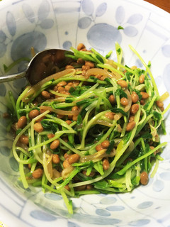混ぜるだけ! 豆苗 納豆海苔巻き-レシピのメイン写真
