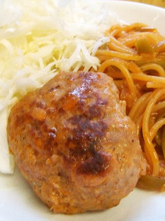 ワンポットでナポリタンと煮込みハンバーグ-レシピのメイン写真