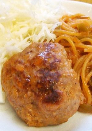 ワンポットでナポリタンと煮込みハンバーグ-レシピのメイン写真