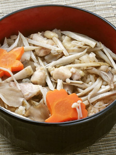 きのこ入り鶏ごぼう飯-レシピのメイン写真