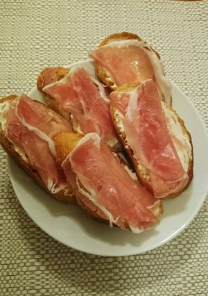 生ハム×クリームチーズ フランスパンのせ-レシピのメイン写真