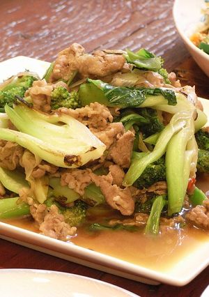 青梗菜とブロッコリーの肉炒め-レシピのメイン写真