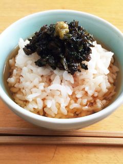 忙しい朝は大根の葉ふりかけのお茶漬けで。-レシピのメイン写真