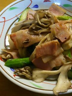 舞茸入アスパラベーコンのバタポン炒め-レシピのメイン写真