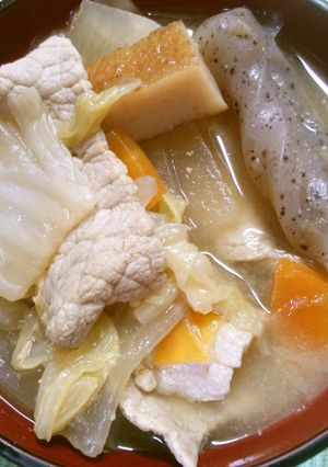 簡単！ 野菜たっぷり、具沢山の 豚汁♪-レシピのメイン写真