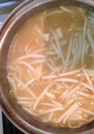 簡単!豆腐ともやしの味噌汁-レシピのメイン写真