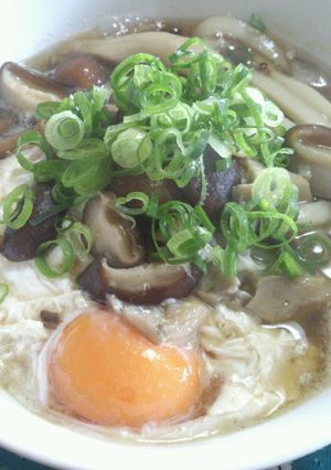 自家製冷凍キノコを使ってキノコ月見うどん-レシピのメイン写真