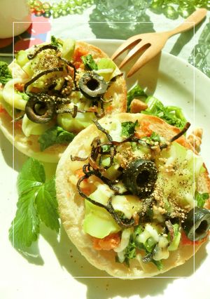 残り福❀鮭フレ×ブロ茎・セロリ葉トースト-レシピのメイン写真