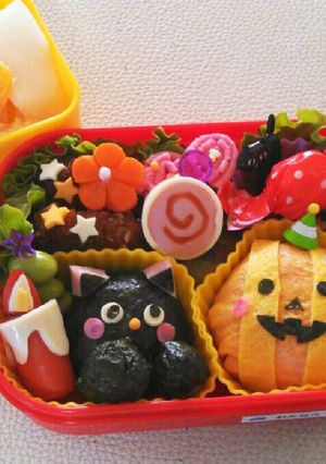 ハロウィンオムライスと黒ネコ弁当-レシピのメイン写真