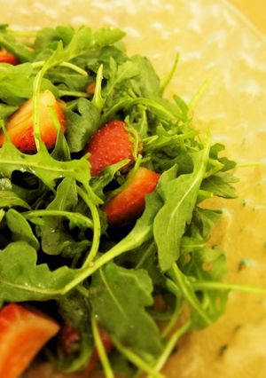 苺とルッコラ(arugula)のサラダ-レシピのメイン写真