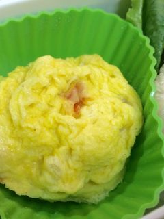 お弁当用に…レンジで作るカップオムレツ-レシピのメイン写真