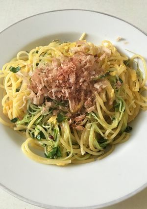 かつお節たっぷりでカイワレと卵のパスタ-レシピのメイン写真