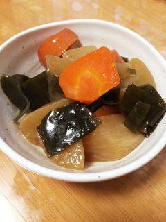 ★大根とにんじんと昆布の炒め煮-レシピのメイン写真
