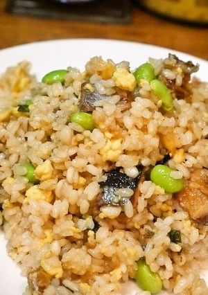 簡単☆安い☆さんまの蒲焼と枝豆の混ぜ寿司-レシピのメイン写真