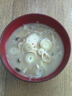 炒めきのこの味噌汁-レシピのメイン写真