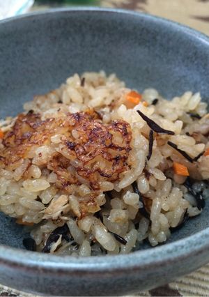 ひじきとツナと人参と白ゴマの炊き込みご飯-レシピのメイン写真