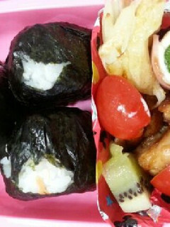 次女遠足初弁当☆おにぎり&唐揚げ-レシピのメイン写真