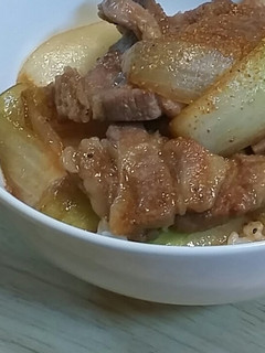 豚肩ロースとたまねぎの煮込み丼-レシピのメイン写真