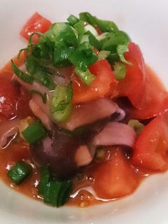 いかの塩辛とトマトの和え物-レシピのメイン写真