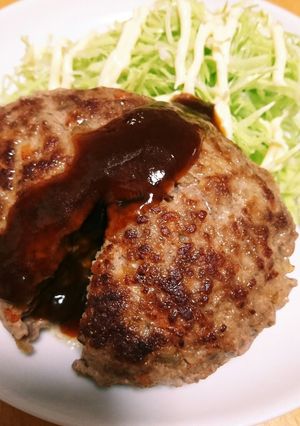 ふっくら☆チーズinハンバーグ-レシピのメイン写真