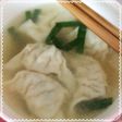 餃子とニラの中華風スープ
