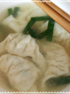 餃子とニラの中華風スープ-レシピのメイン写真