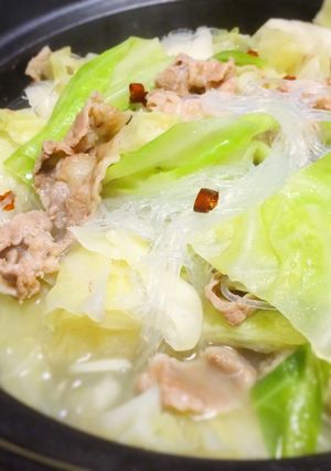 鶏味塩 de 豚とキャベツの春雨辛味鍋-レシピのメイン写真