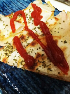 贅沢チーズと餃子皮☆パリパリピザ-レシピのメイン写真
