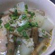 土鍋で作るごぼうと鶏のスープ