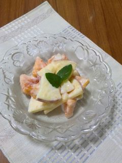 切ってあえるだけ!柿とリンゴのサラダ-レシピのメイン写真