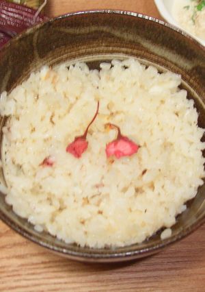 桜の香り♪ピンクの鯛めし-レシピのメイン写真