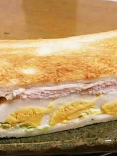 ガーリックチキンで親子ホットサンド!-レシピのメイン写真