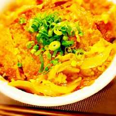 รูปของ 絶品♡̷彼も喜ぶお店の味の簡単カツ丼！