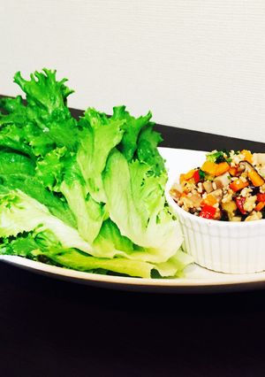 ヘルシー根菜鶏そぼろのレタス巻き-レシピのメイン写真